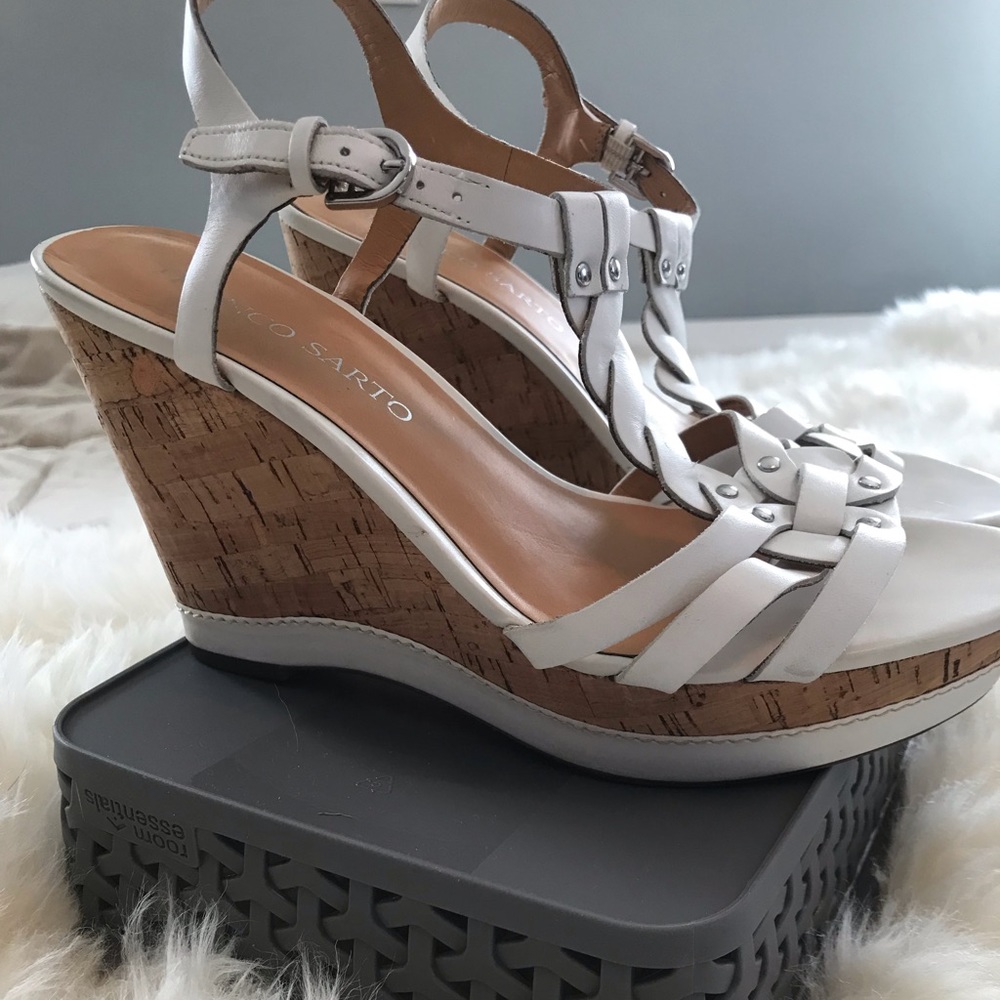 White wedges
